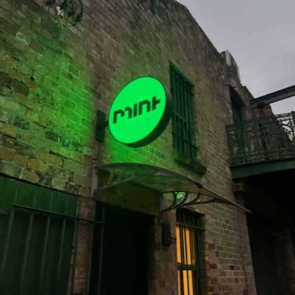 Mint Films_Double sided lightbox with vinyl