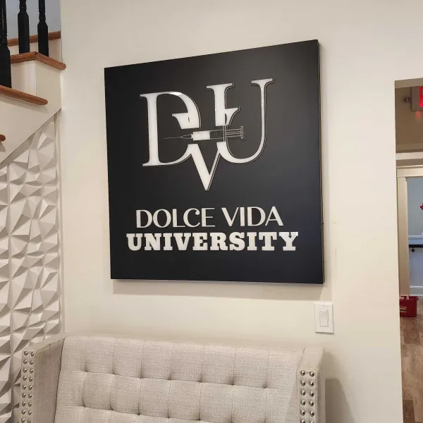 Dulce vita Company Signage