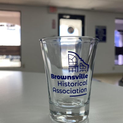 https://cdn.gorilladash.com/images/media/13155404/fully-promoted-usa-custom-shot-glasses-square-668c2893e0385.jpg?auto=webp&crop=1%3A1%2Csmart&width=400