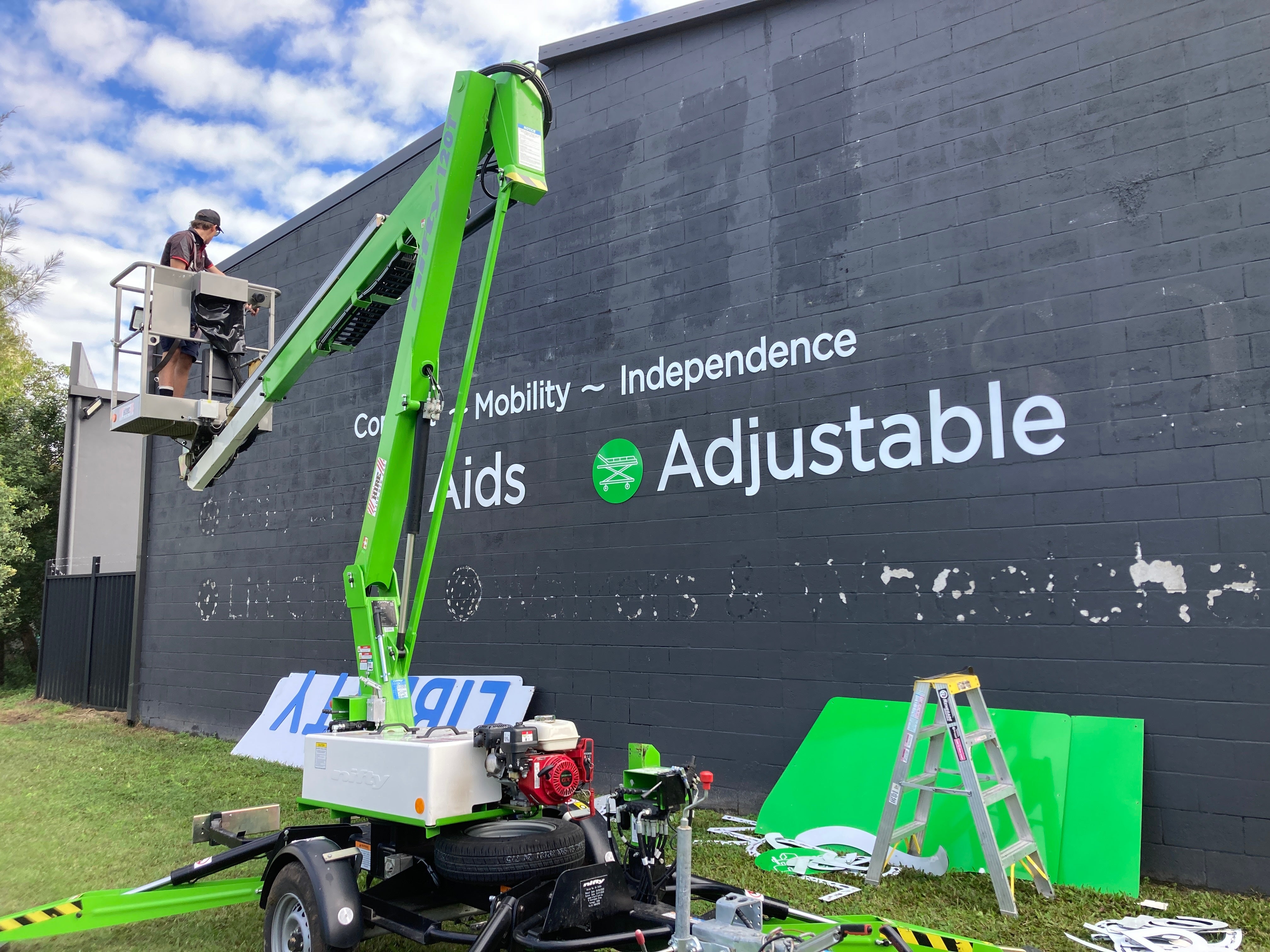 Building signage removal