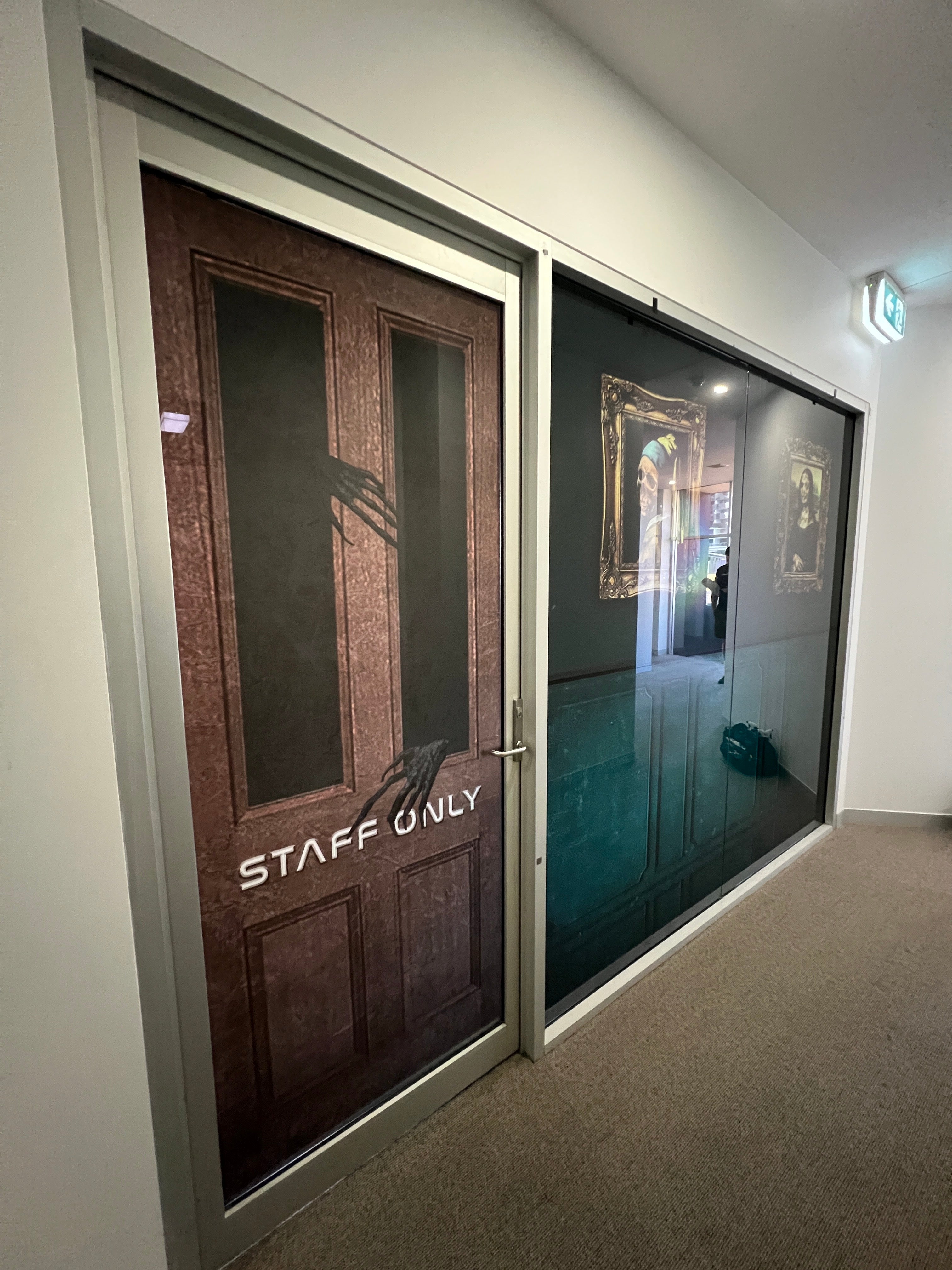 'Ghostly' Window graphics