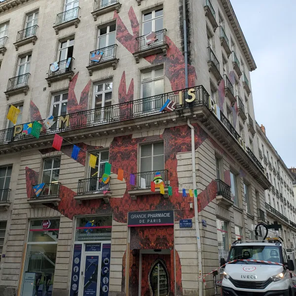 enseigne-signarama-nantes -drapeau-double-face-signaarama-nantes covering-signarama-nantes signaletique-signarama-nantes enrouleur-signarama-nantes