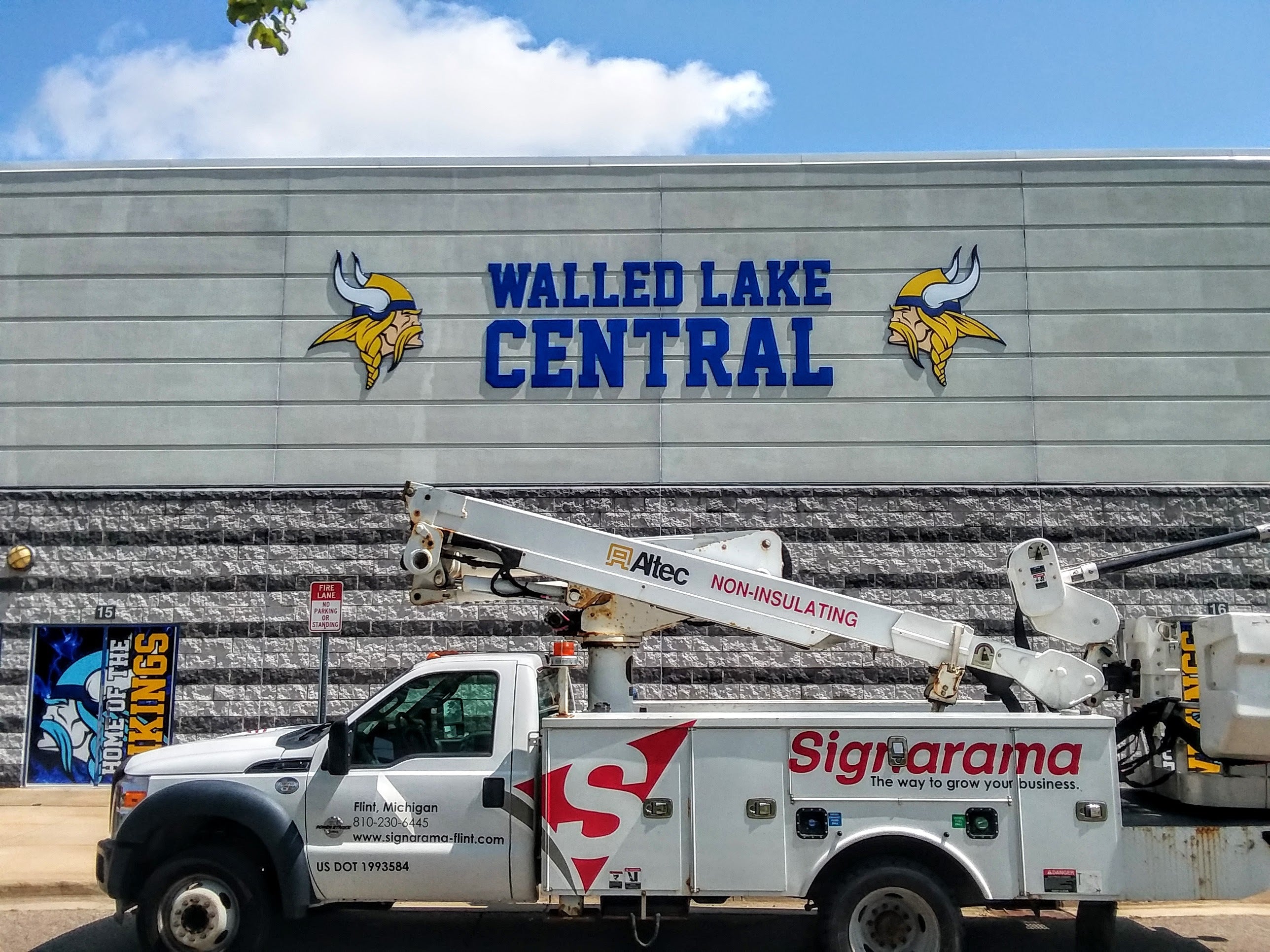 Custom Outdoor Signs for Business
