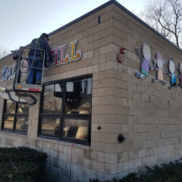 Storefront Signs in Arlington Heights: Choosing the Right Sign for Your Business