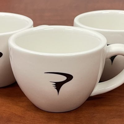 https://cdn.gorilladash.com/images/media/13536755/fully-promoted-usa-coffee-mug-square-66ac0220b075f.jpg?auto=webp&crop=1%3A1%2Csmart&width=400