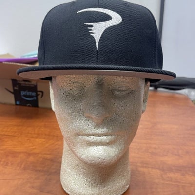 https://cdn.gorilladash.com/images/media/13537020/fully-promoted-usa-hat-3-30-square-66ac1ecb6d0a0.jpg?auto=webp&crop=1%3A1%2Csmart&width=400