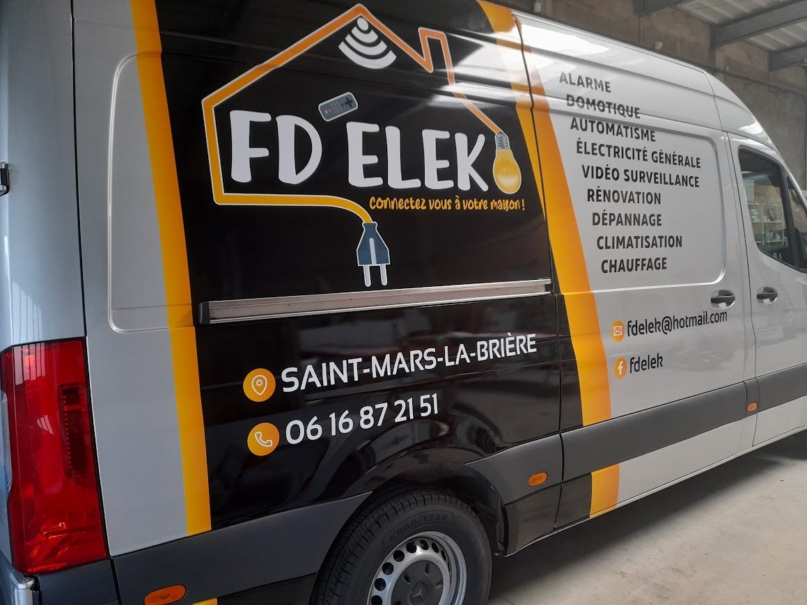Semi covering sur un utilitaire pour FD Elek, électricien à Saint Mars la Brière
