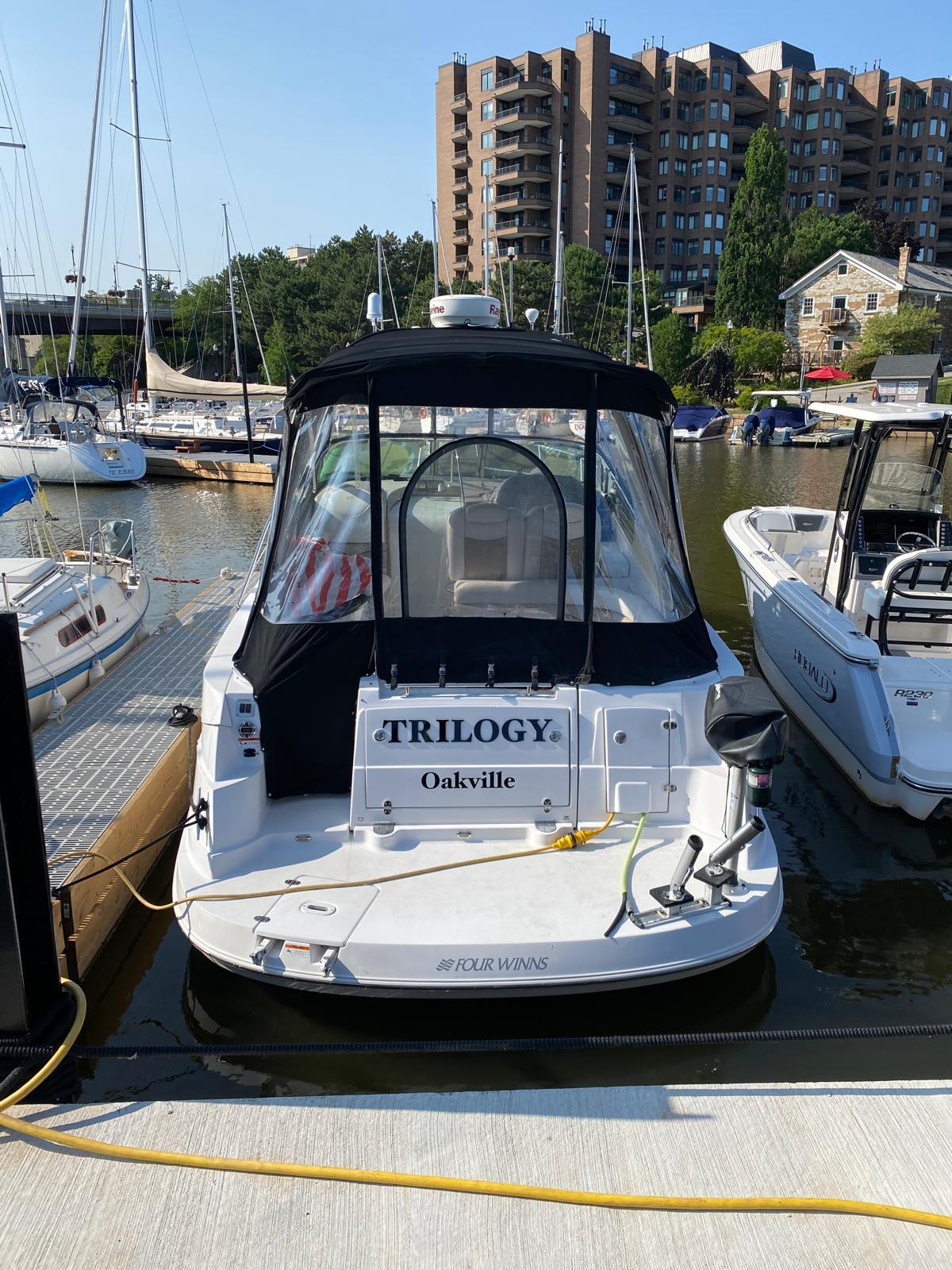 3D Raised Lettering Adds Flair to Oakville Marina's Boat!