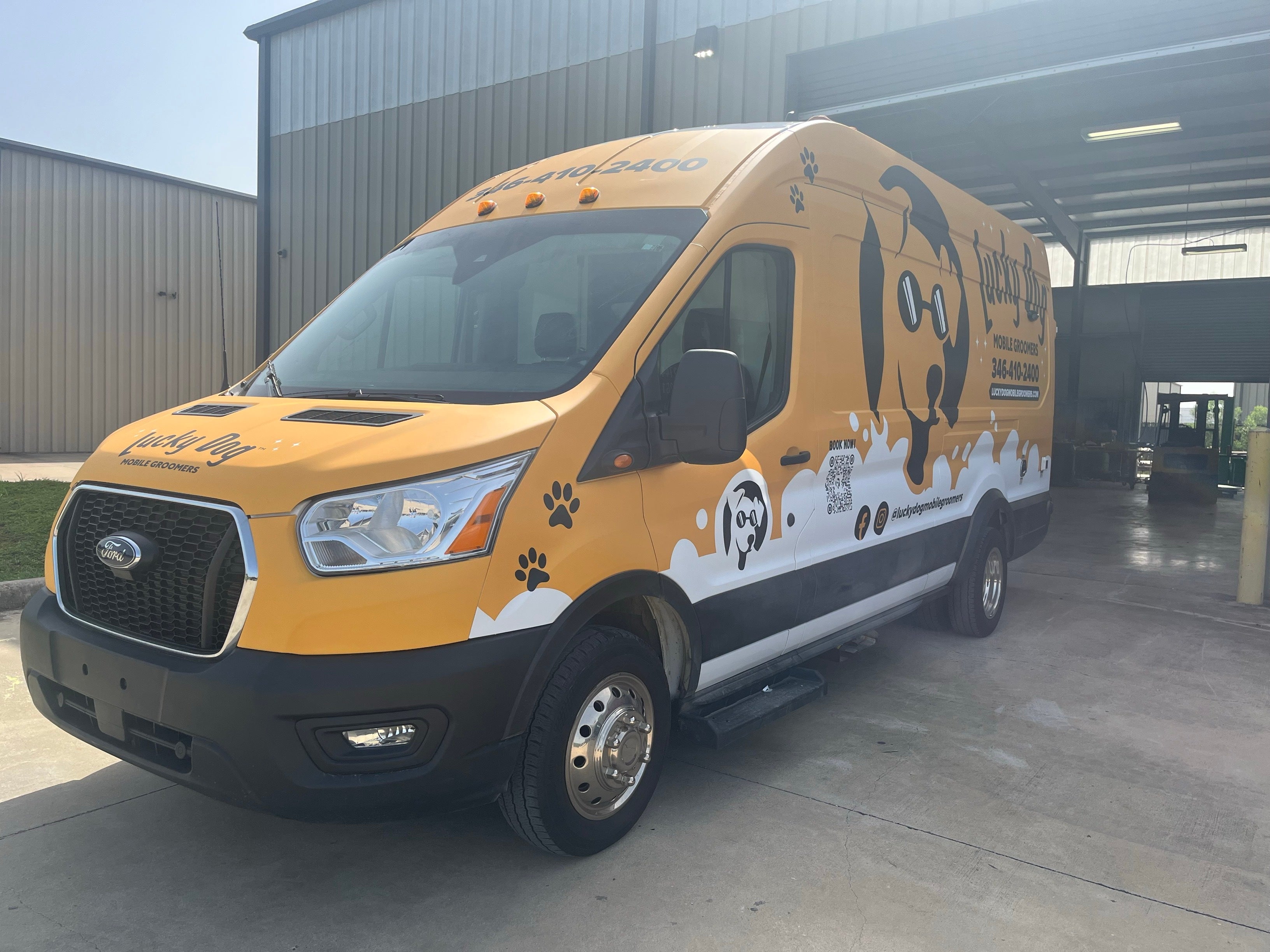 Vehicle Graphics for Lucky Dog Mobile Grooming in Houston TX