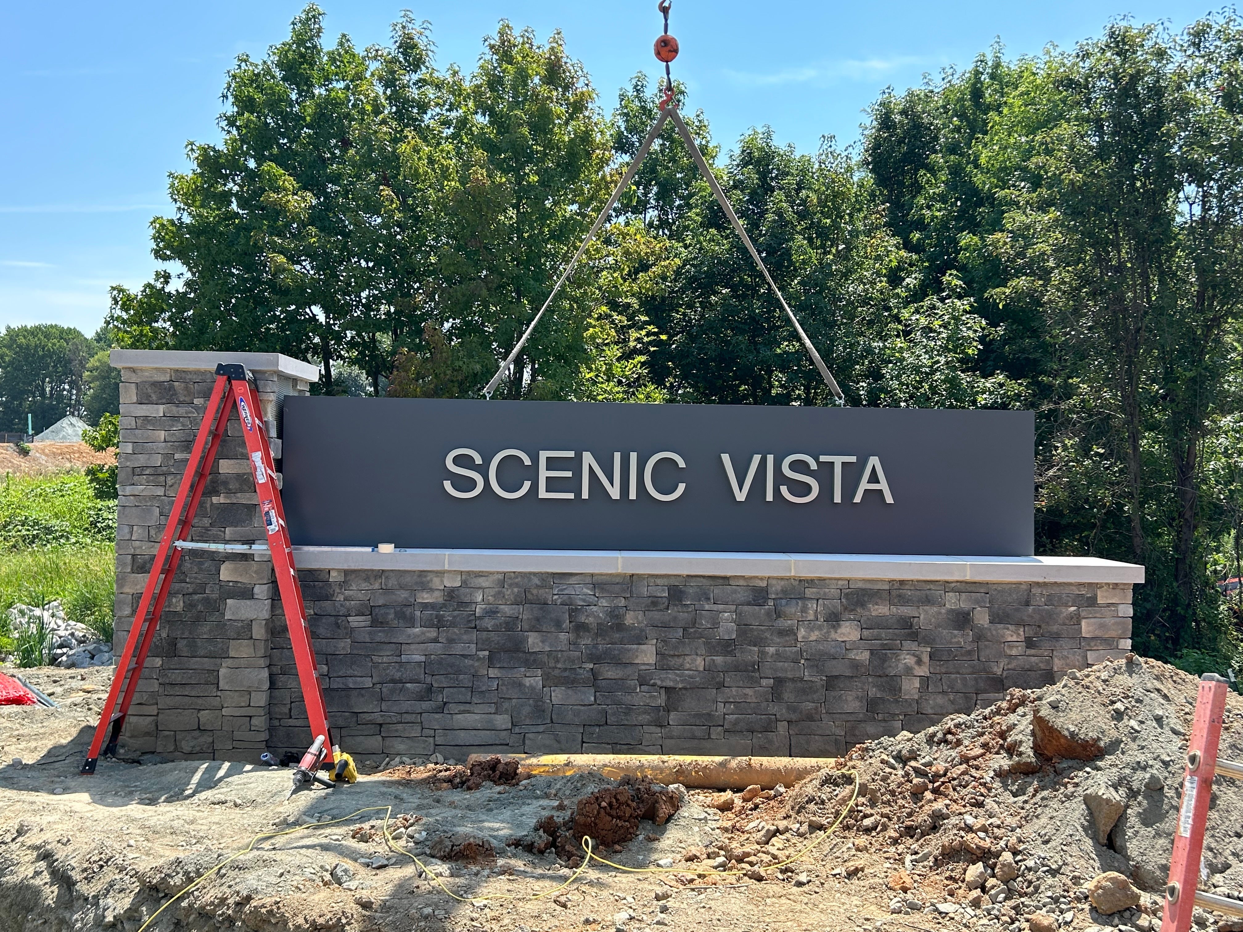 Scenic Vista Non-Illuminated Aluminum Cabinet Installation