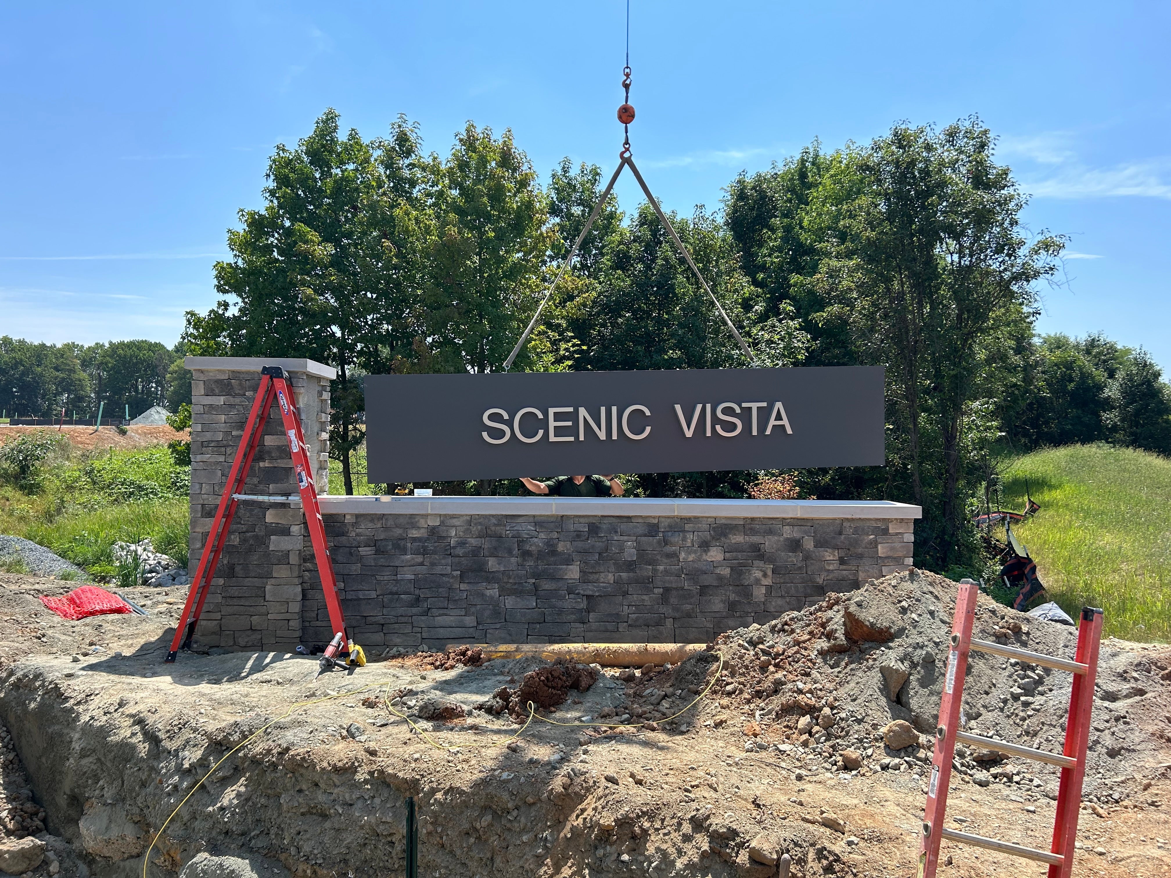 Scenic Vista Non-Illuminated Aluminum Cabinet Installation