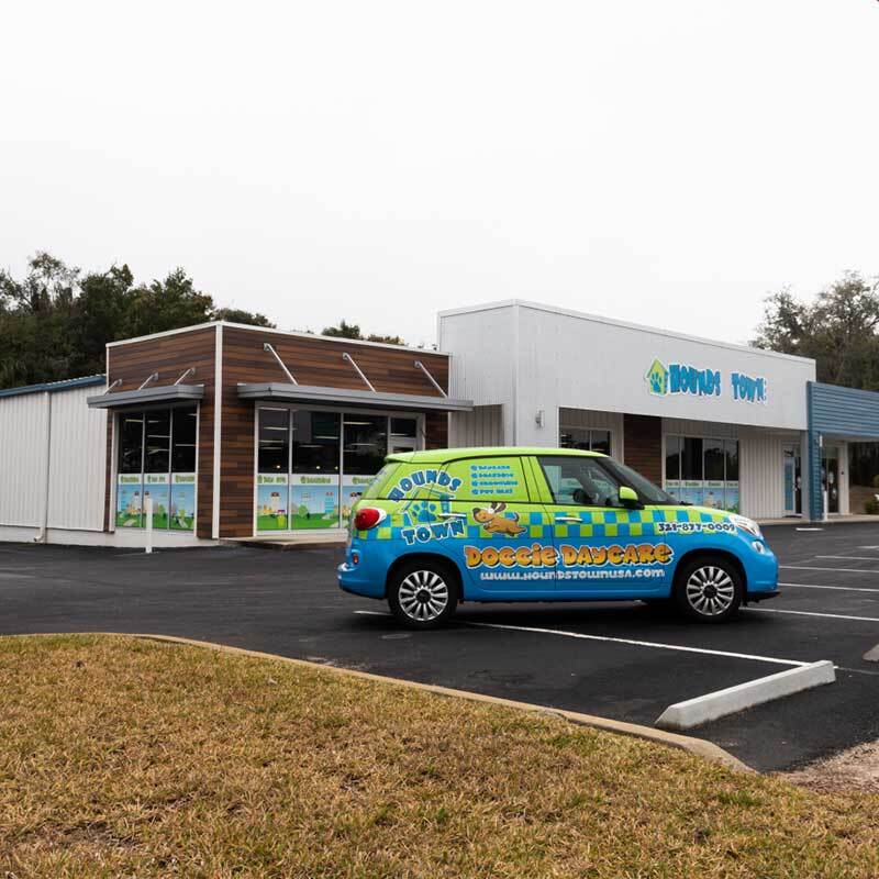 Hounds Town USA Prepares to Delight Pets and Owners in Pensacola Hounds Town USA Prepares to Delight Pets and Owners in Pensacola