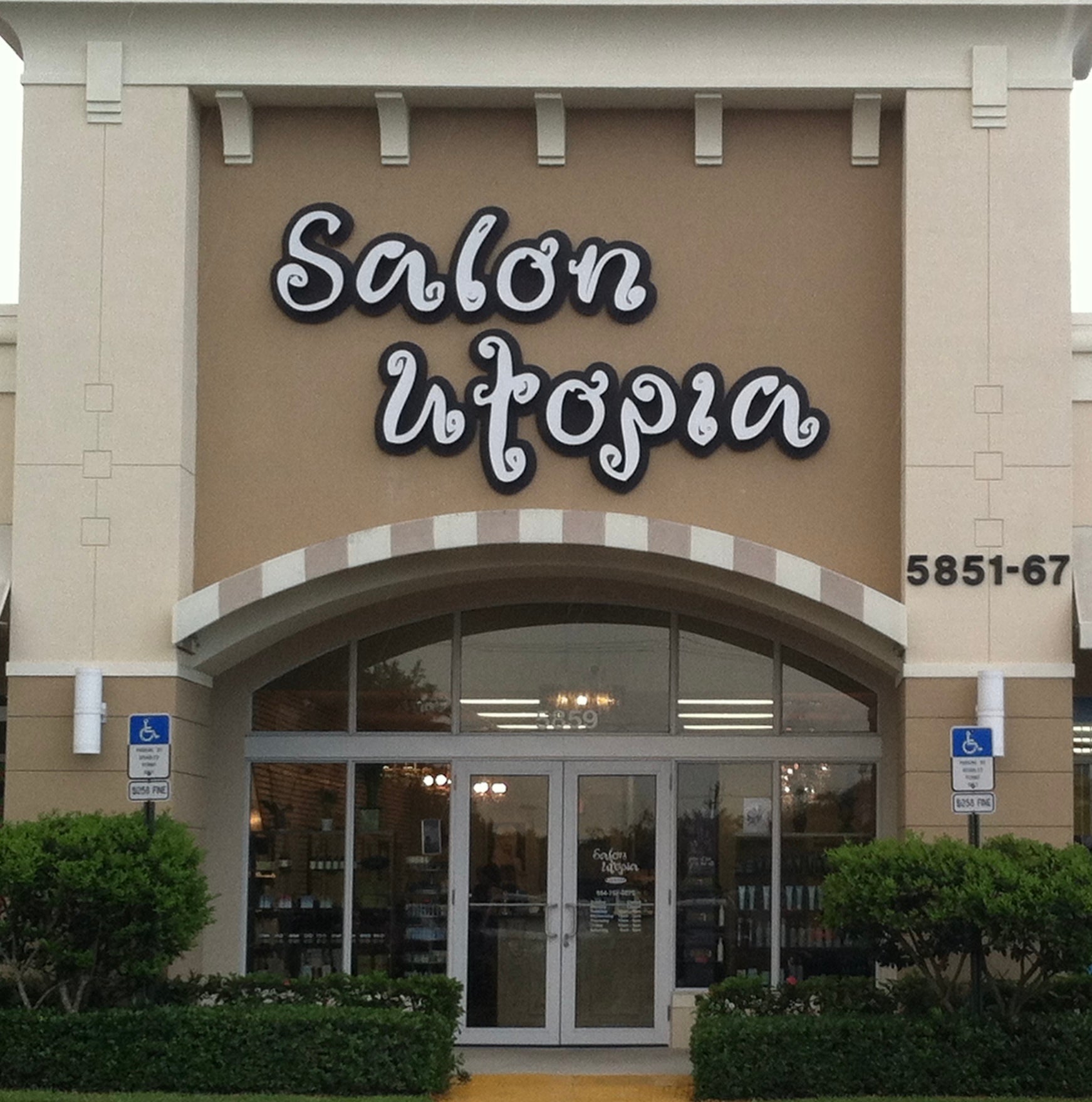 Signs that can handle the Heat in Boynton Beach, FL