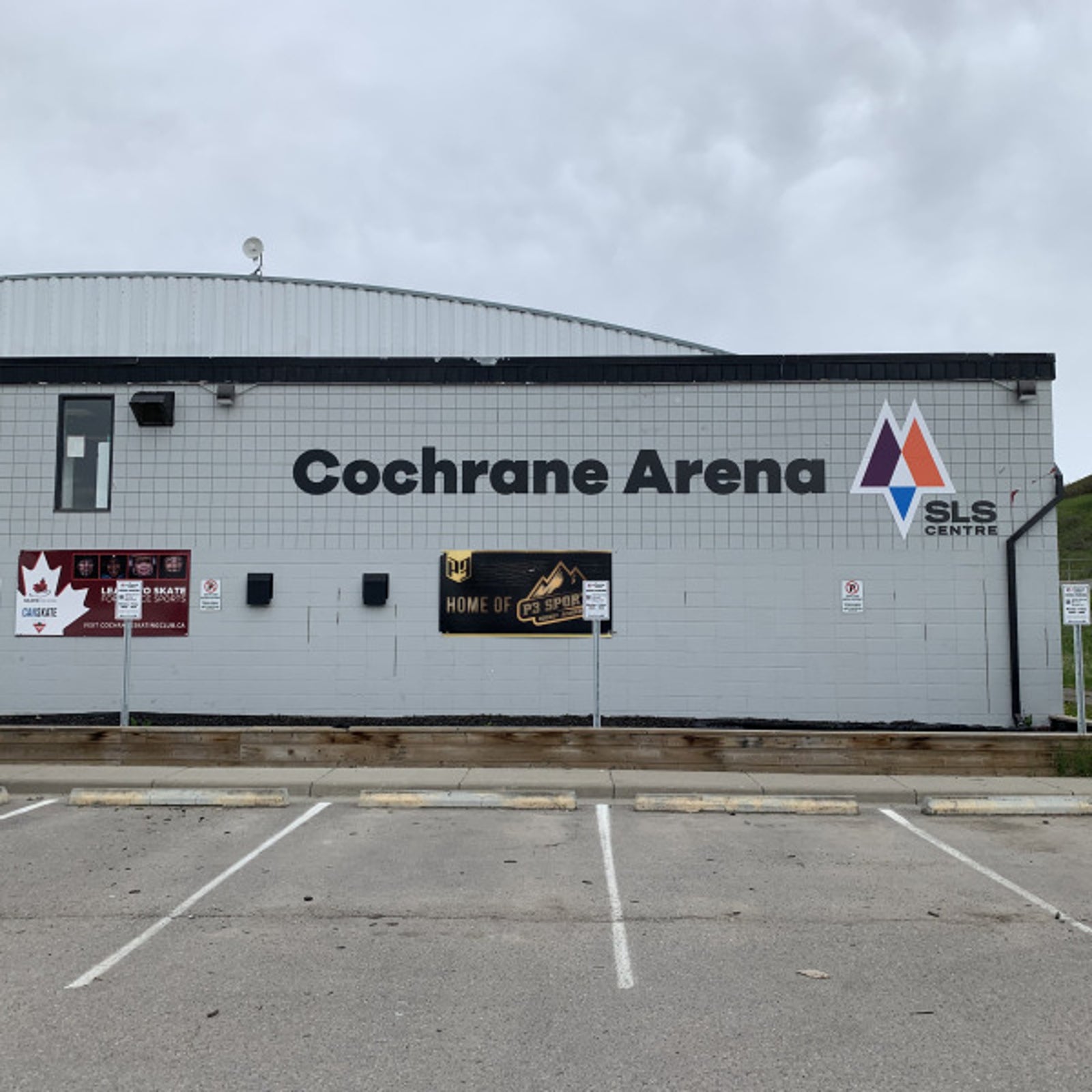 Cochrane Arena Exterior Signage