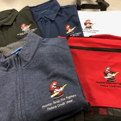 https://cdn.gorilladash.com/images/media/13812412/fully-promoted-usa-houston-texas-fire-fighters-federal-credit-union-htfffcu-apparel-square-66c62fb0b8d68.jpg?auto=webp&crop=1%3A1%2Csmart&width=400