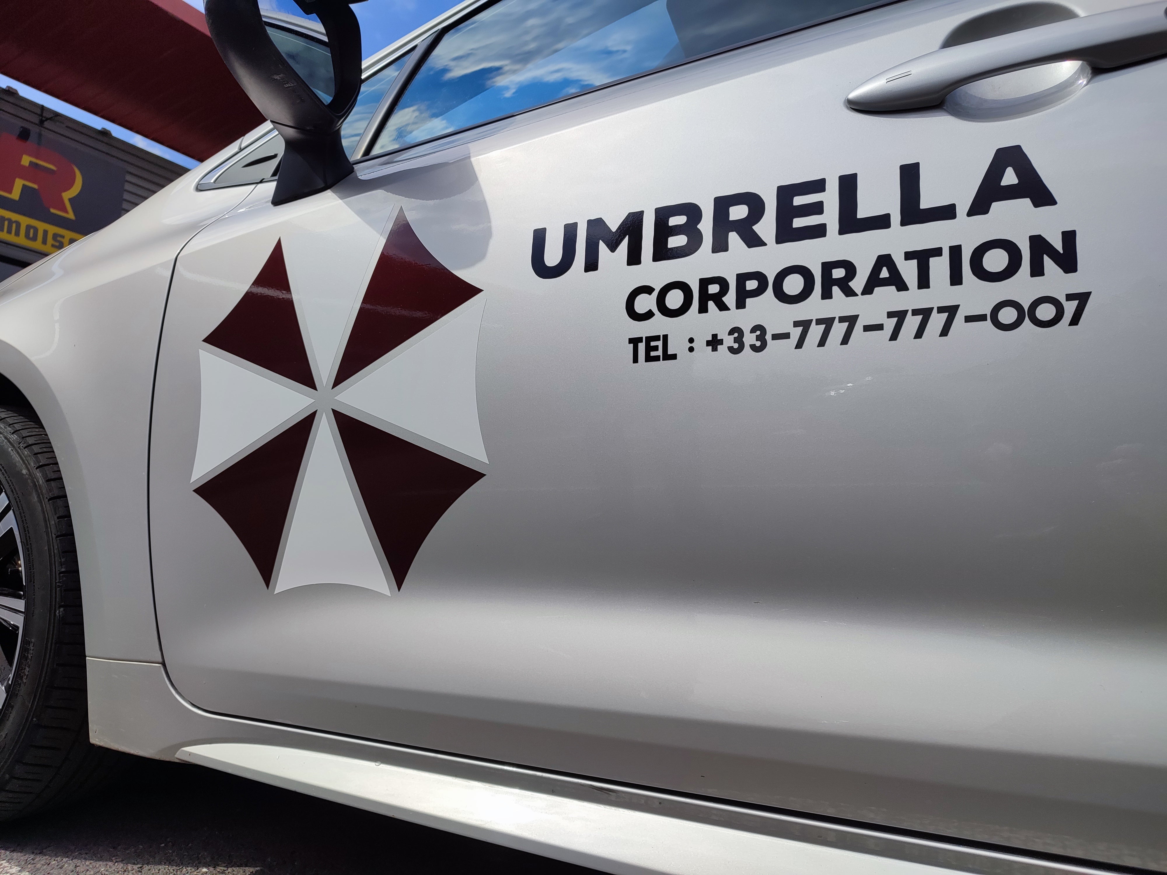 Adhésif véhicule pour Umbrella Corporation par Signarama Reims