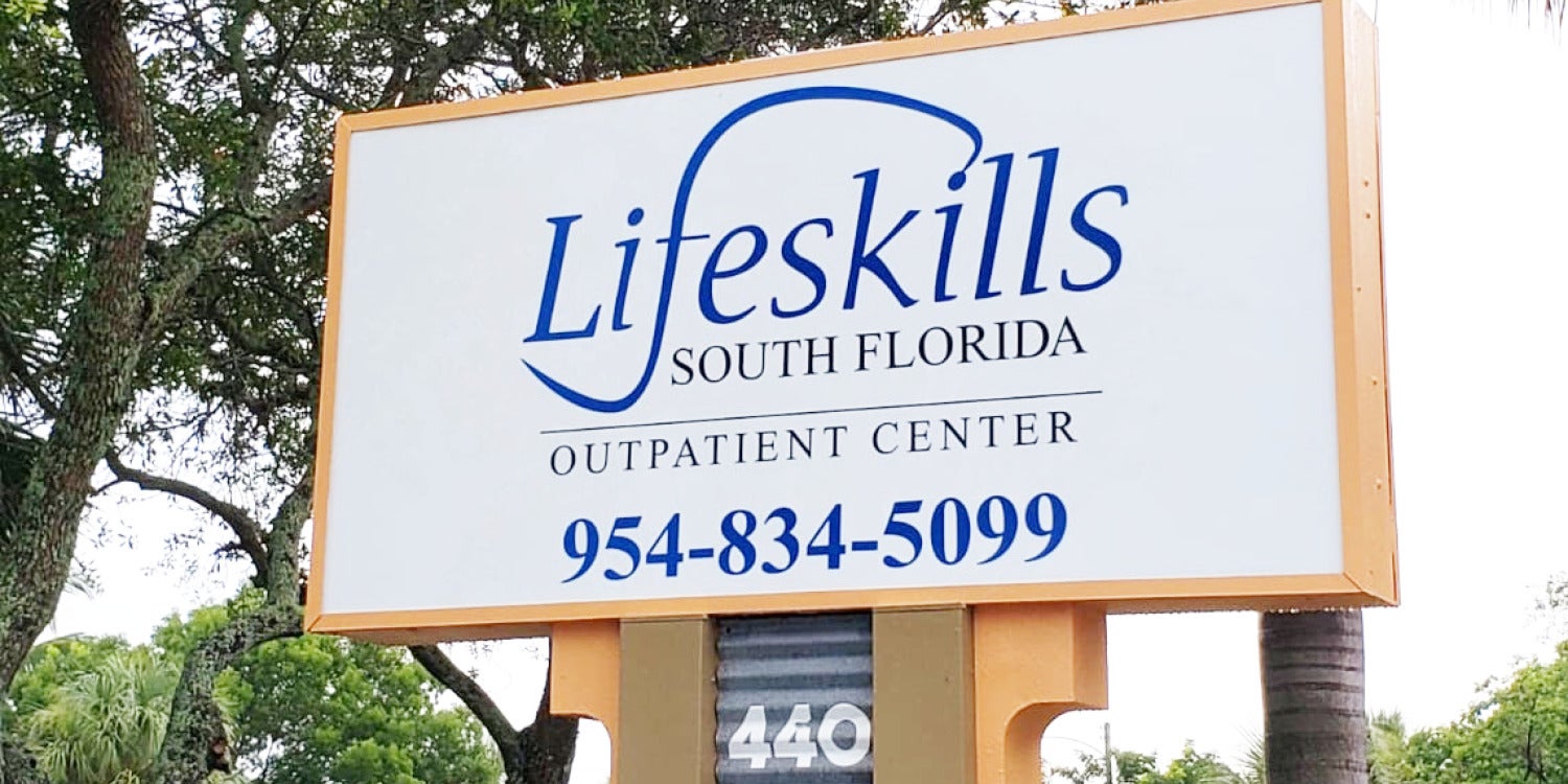 Custom Pylon Signs