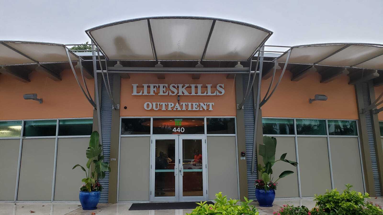 Building & Commercial Signs