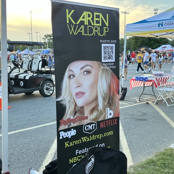 Retractable banner stand
