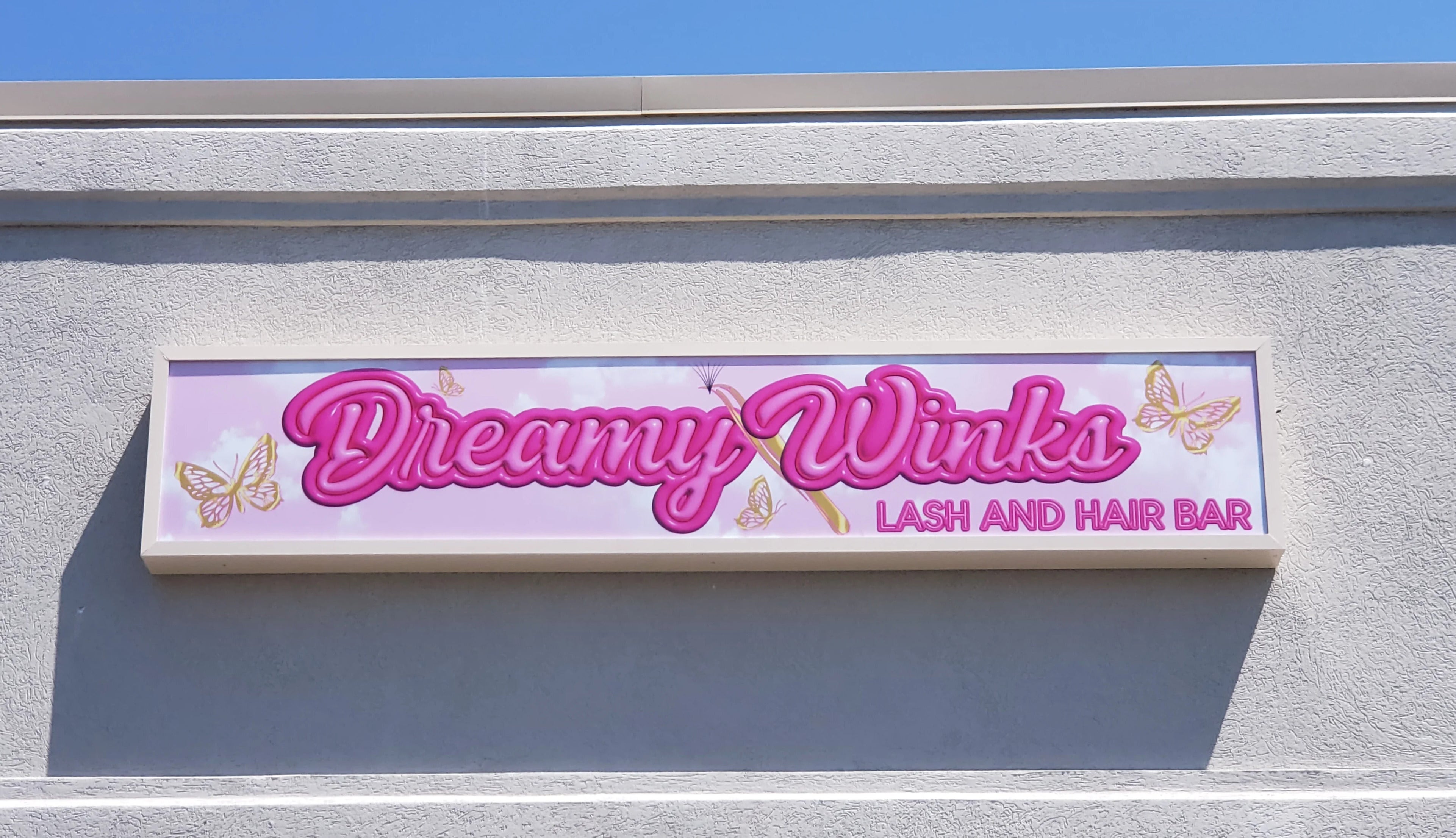 Dreamy Winks New Sign