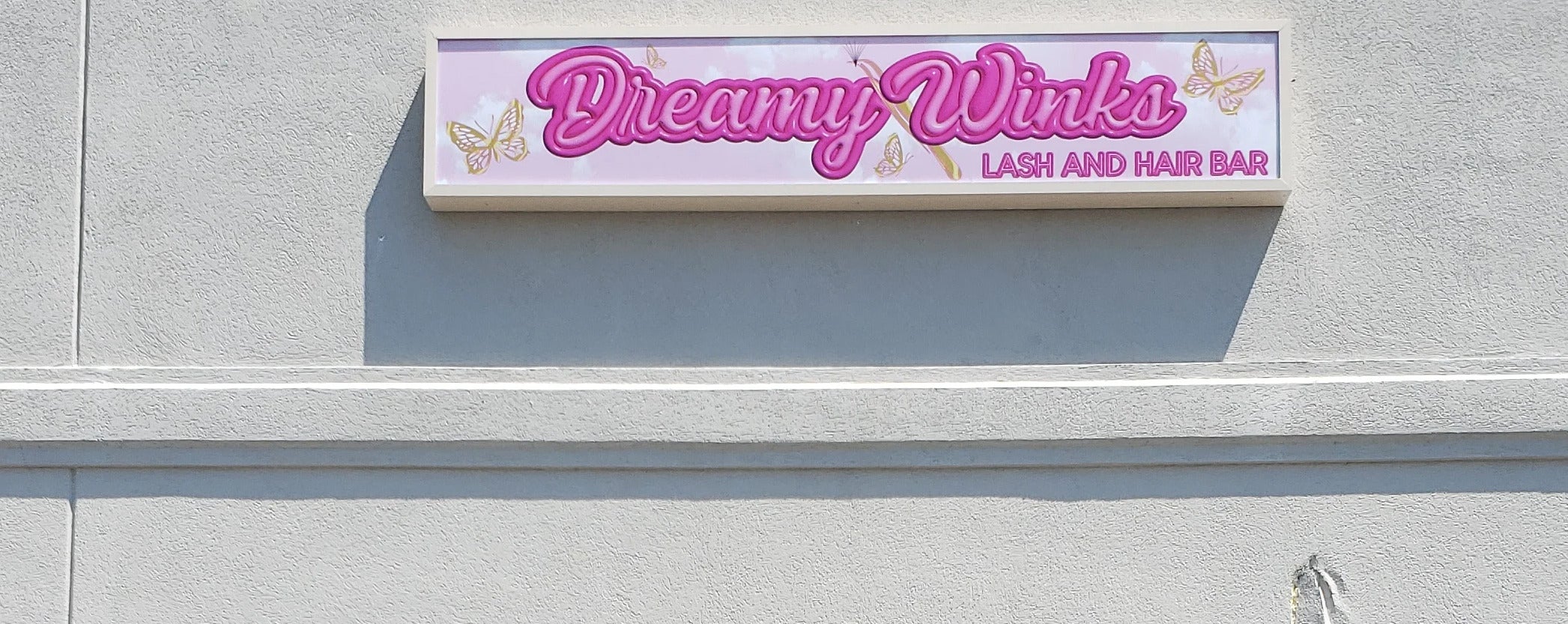 Dreamy Winks New Sign