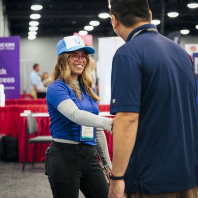 https://cdn.gorilladash.com/images/media/13850107/fully-promoted-usa-ca-0824-expo-events-franchisees-trade-shows-and-displays-lifestyle-8542-square-66d1fb78d11a4.jpg?auto=webp&crop=1%3A1%2Csmart&width=400