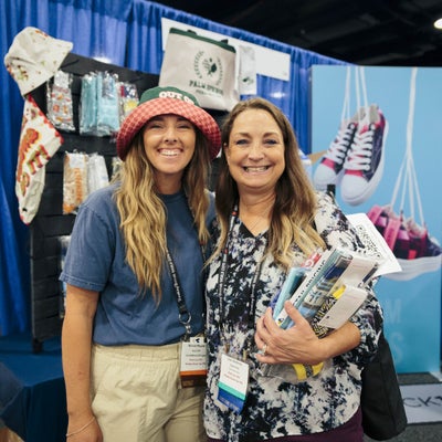 https://cdn.gorilladash.com/images/media/13850121/fully-promoted-usa-ca-0824-expo-events-franchisees-trade-shows-and-displays-staged-8512-square-66d1fb7ce15a5.jpg?auto=webp&crop=1%3A1%2Csmart&width=400