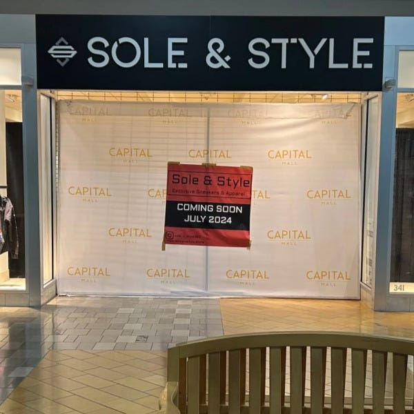 Dimensional Lettering (far) - Sole and Style in Olympia, WA