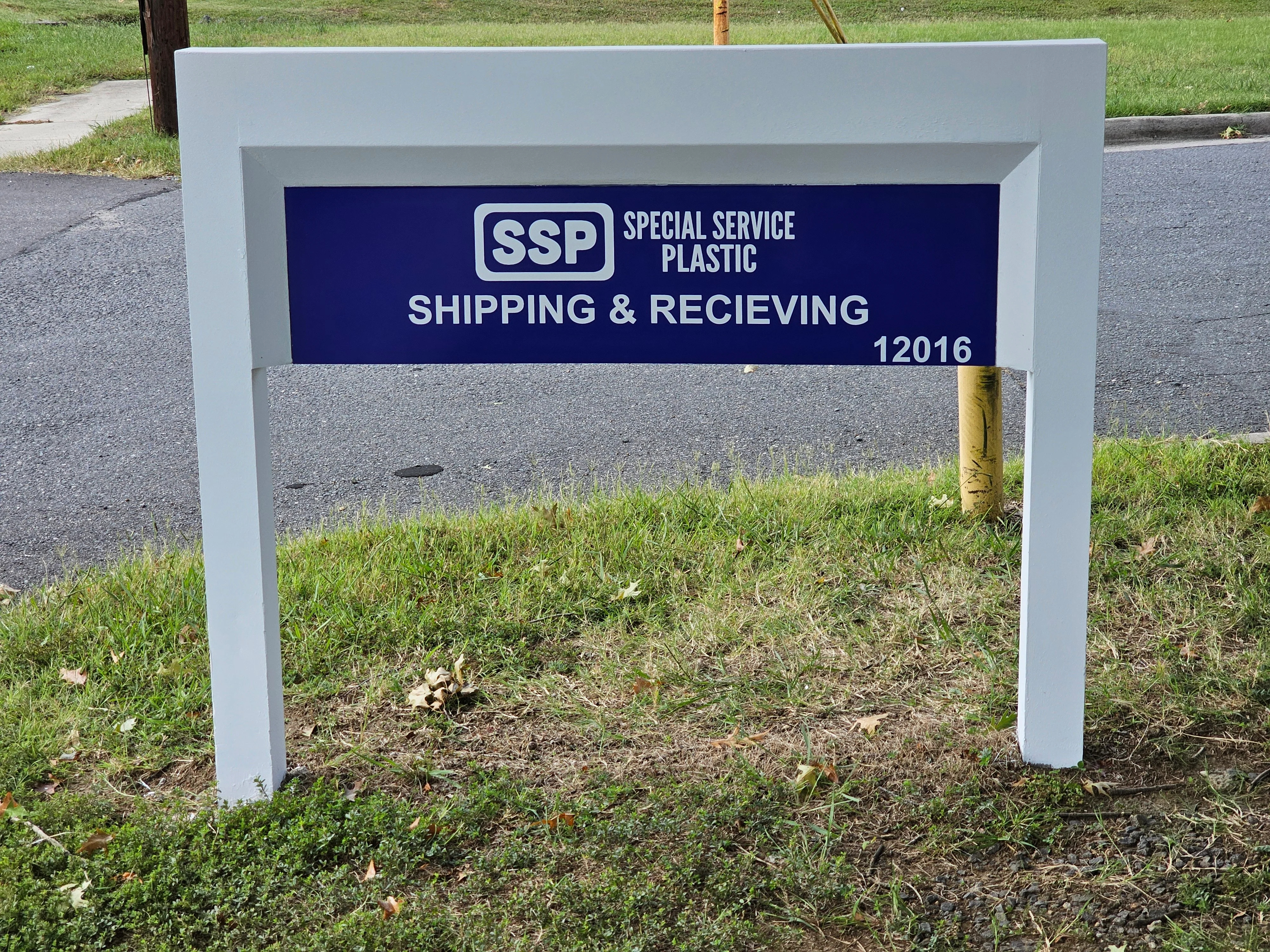 Freestanding & Standalone Signs