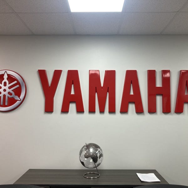 Yamaha-Logo-and-Lettering-Installed2