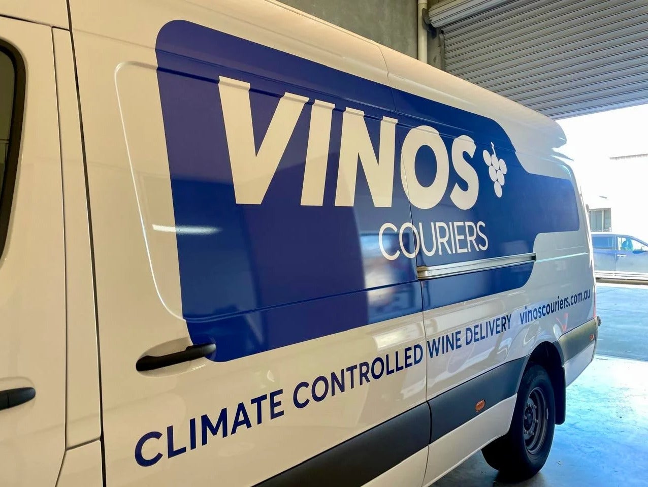 Van Signage - Vinos Couriers