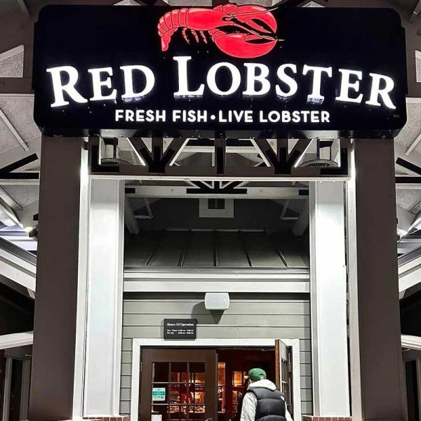Red Lobster Saved from the Brink of Bankruptcy: Fortress Investment Group Takes the Helm Red Lobster Saved from the Brink of Bankruptcy: Fortress Investment Group Takes the Helm