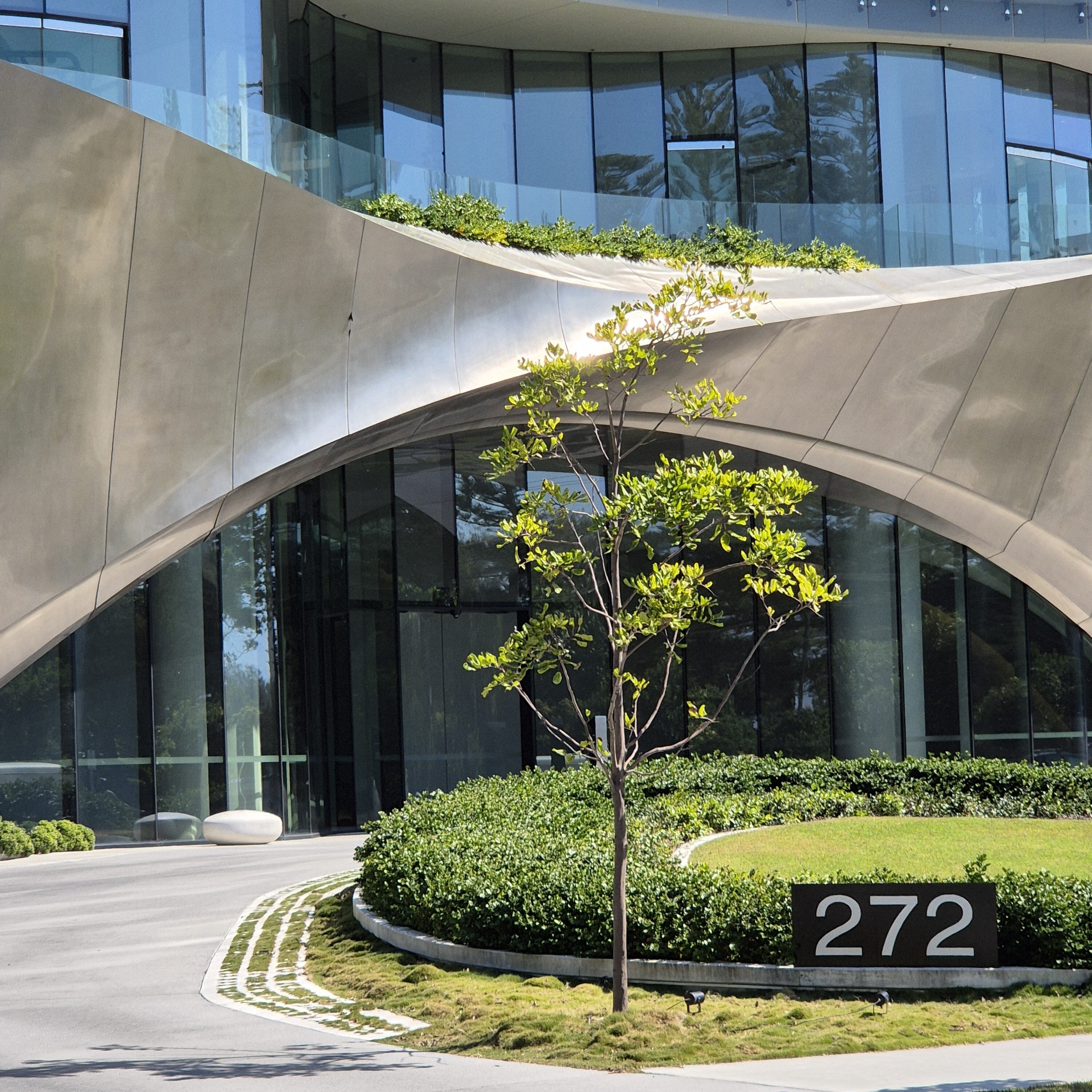 242 Hedges Avenue Broadbeach Street Signage