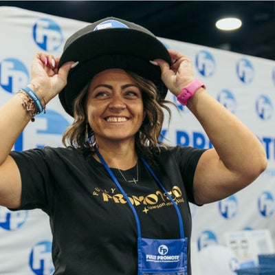 https://cdn.gorilladash.com/images/media/14514599/fully-promoted-usa-jessica-in-a-hat-square-66e5b470c9a8d.jpg?auto=webp&crop=1%3A1%2Csmart&width=400