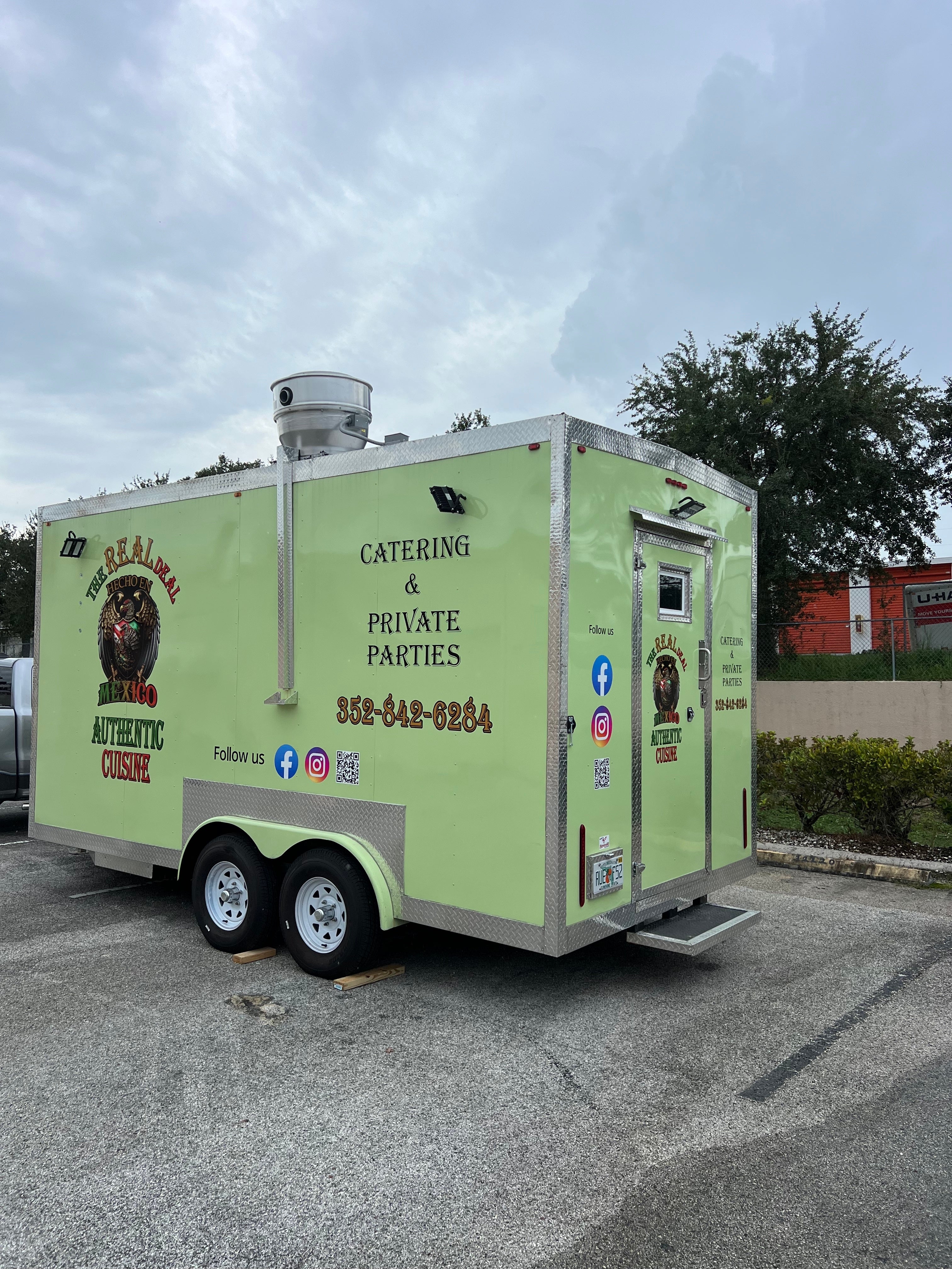 Custom Trailer & Vehicle Graphics/Wraps