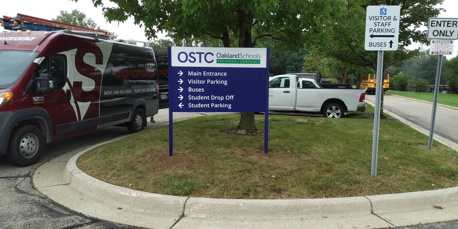 Custom Outdoor Signs for Business