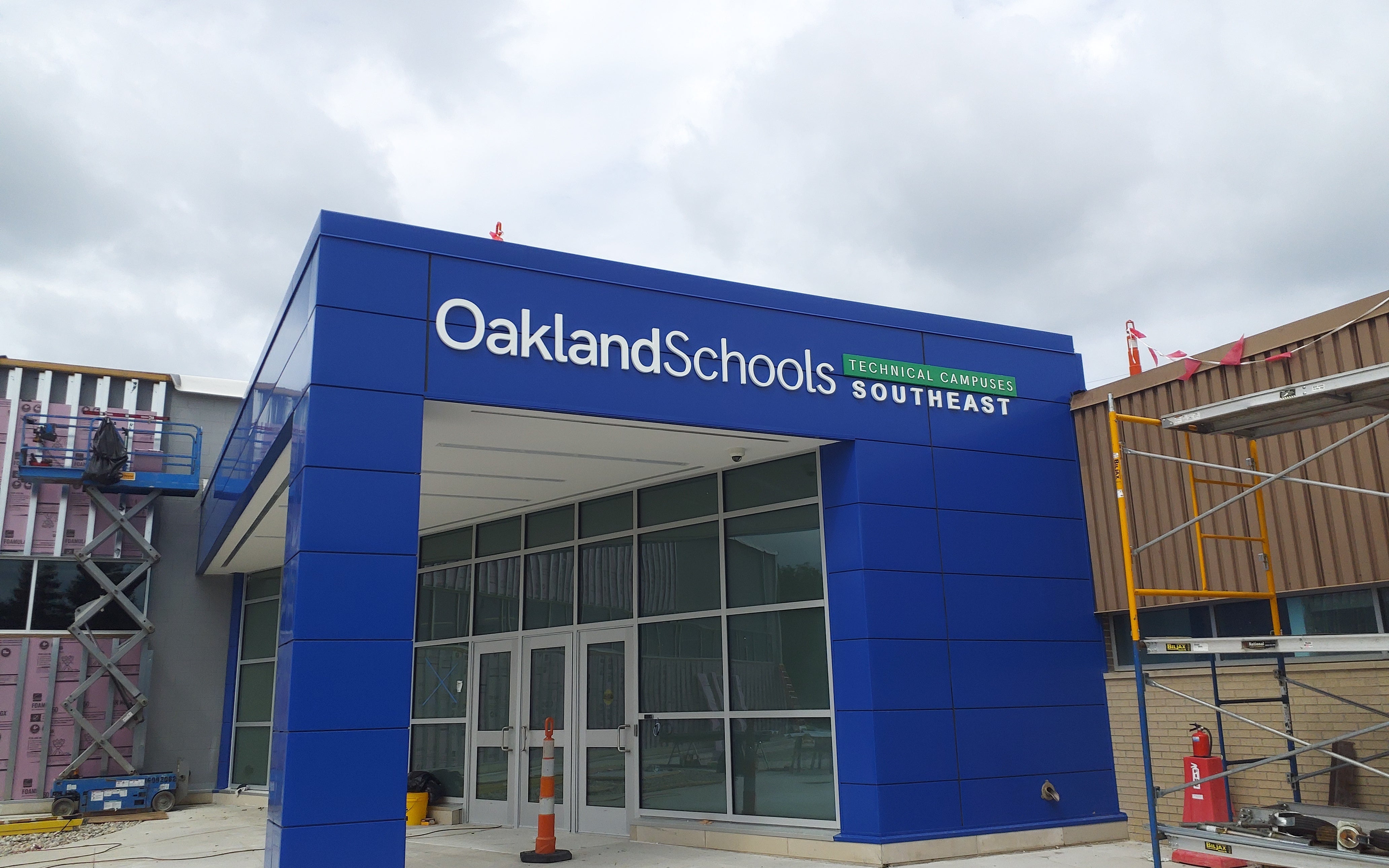 Custom Outdoor Signs for Business