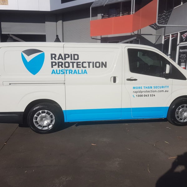Simple yet effective vehicle graphics.