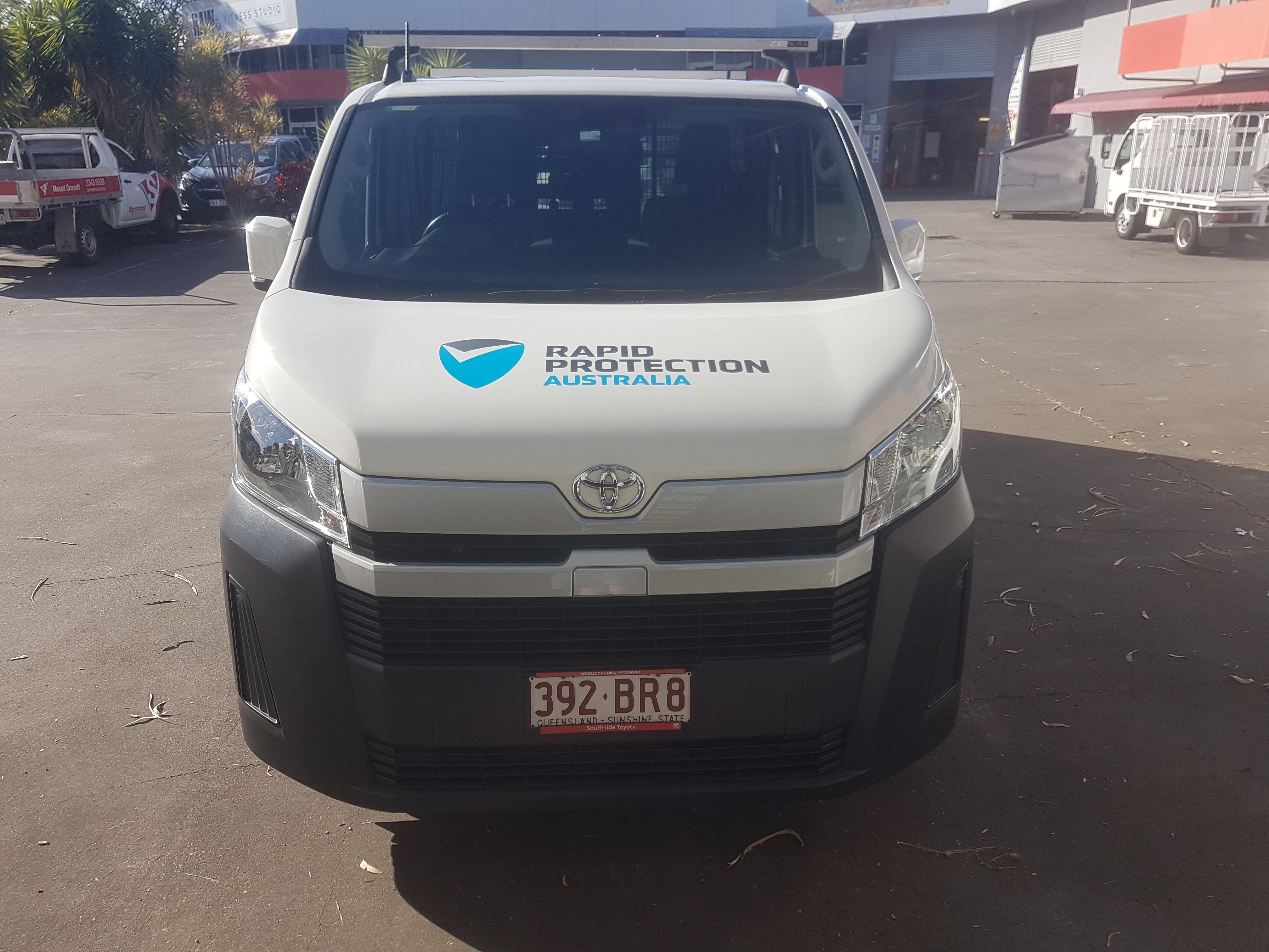 Simple yet effective vehicle graphics.