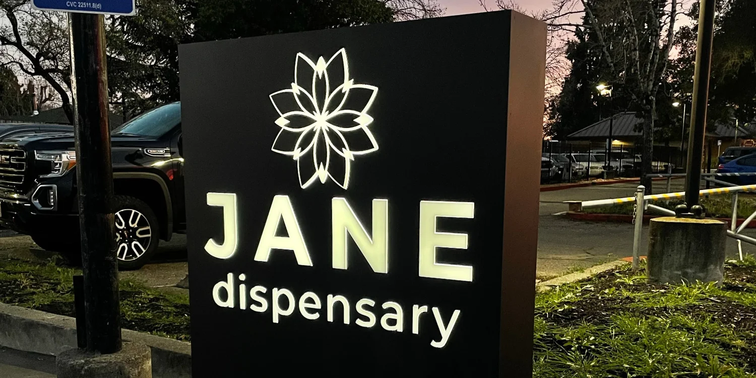 Sign Fabricators