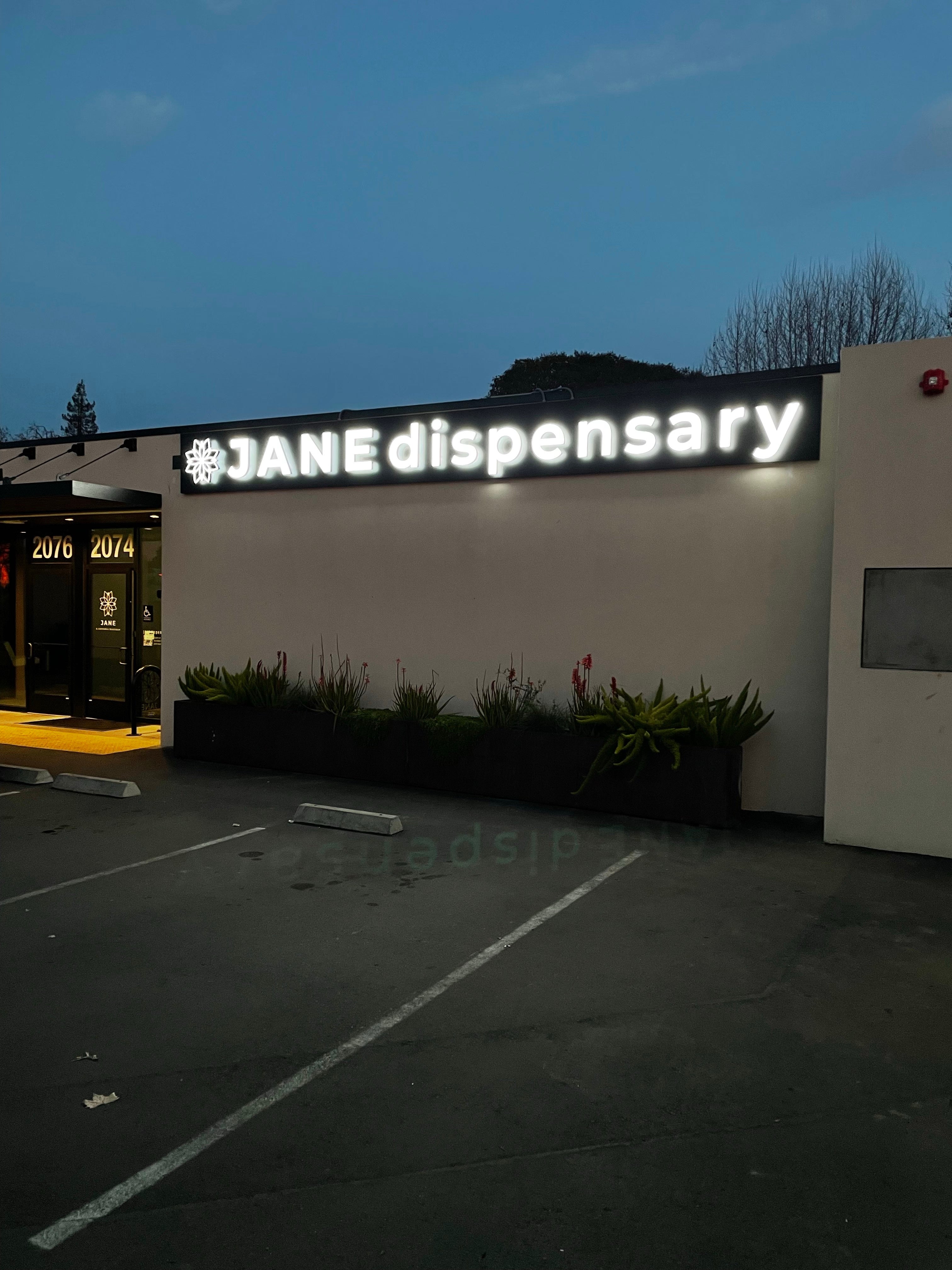 Illuminated & Lighted Signs