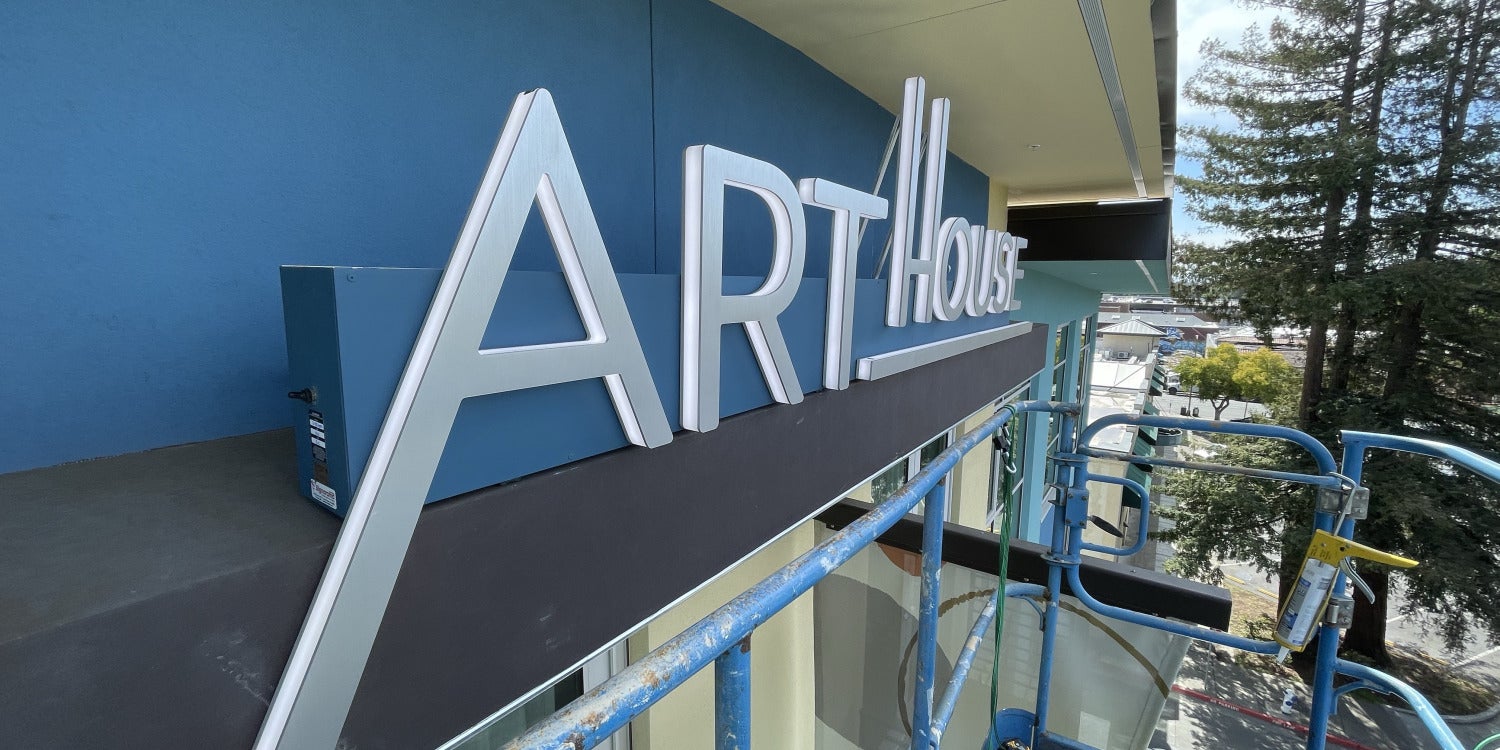 Illuminated & Lighted Signs