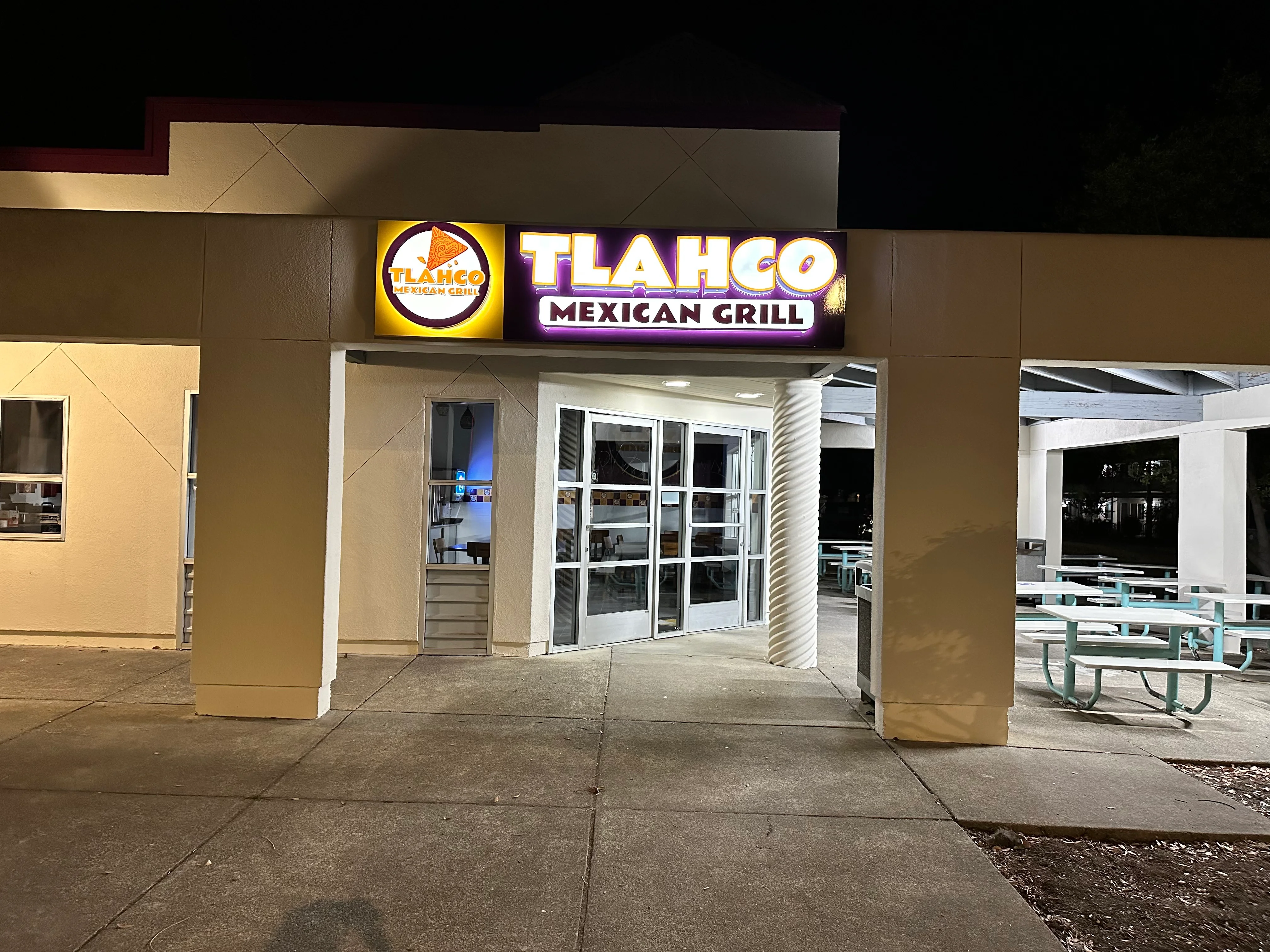 Illuminated & Lighted Signs