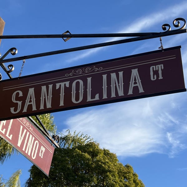 Directional blade sign
