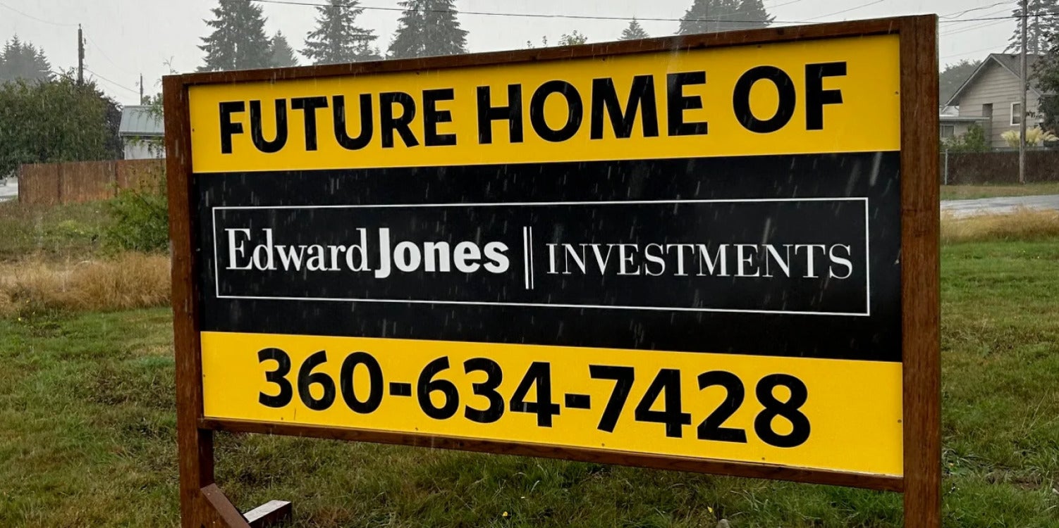 Freestanding & Standalone Signs