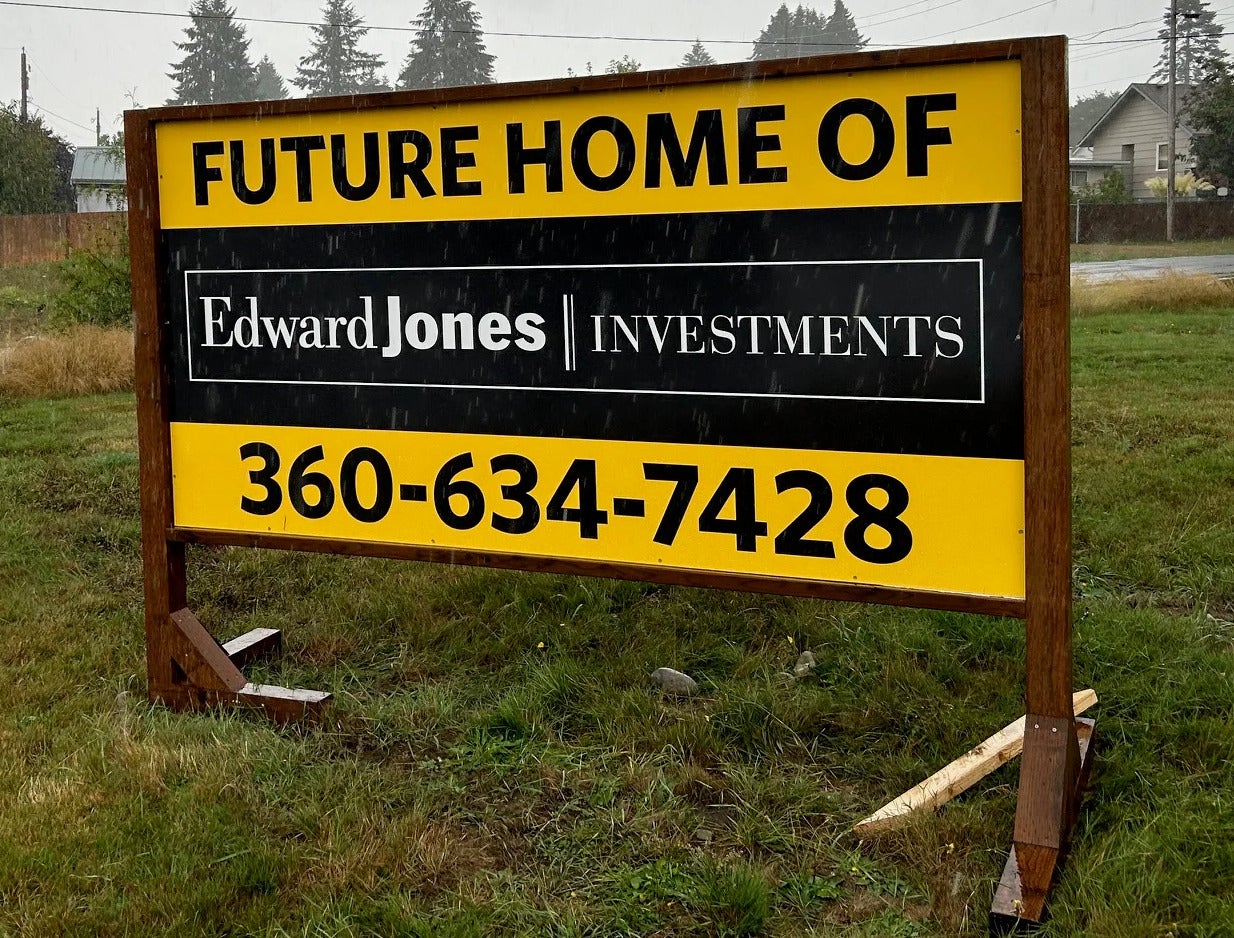 Freestanding & Standalone Signs