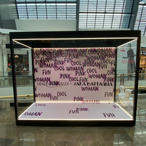 Max Mara Wallpaper