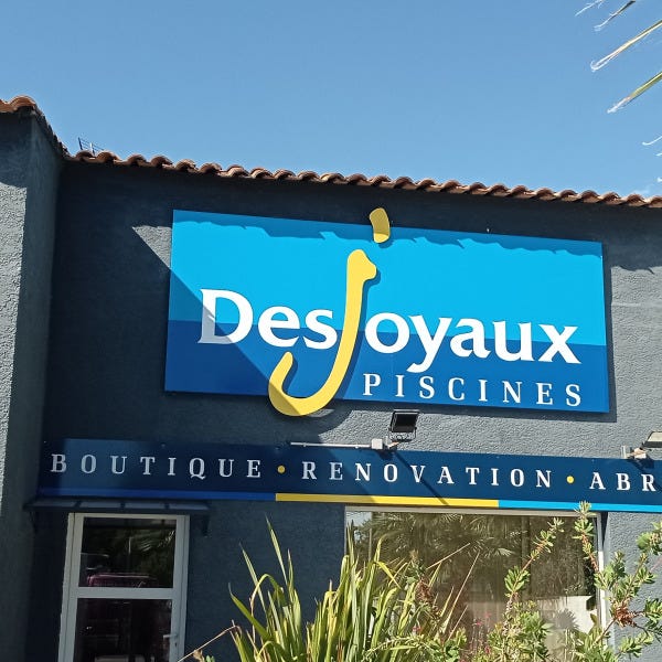 enseigne-panneau-piscine-desjoyaux-by-signarama-montpellier