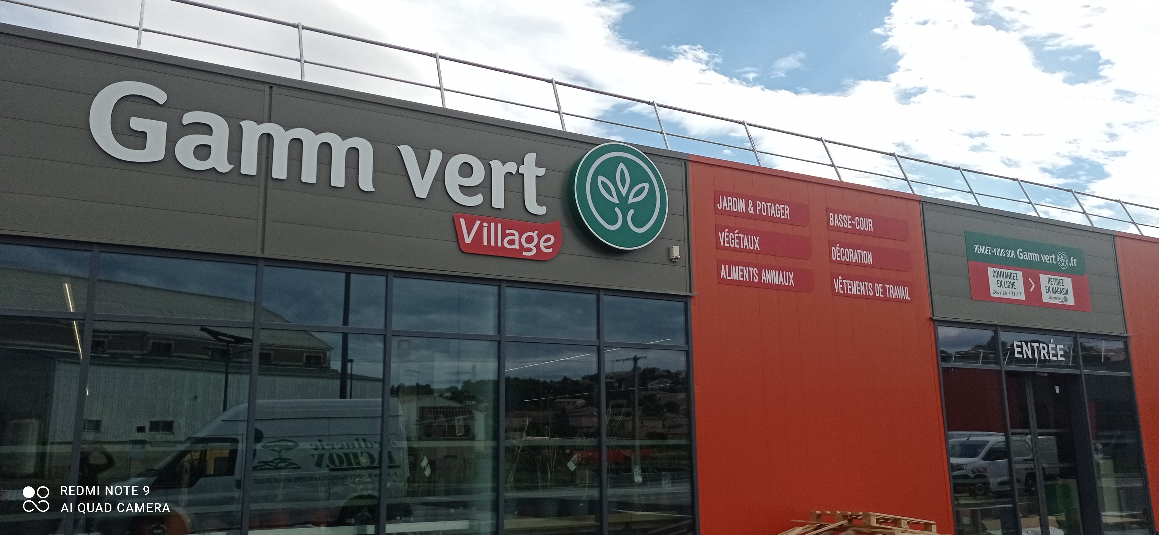 ENSEIGNE MAGASIN GAMM VERT JARDINERIE A ROUJAN