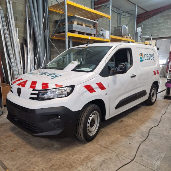 stickage-vehicule-professionnel-bande-securite-by-signarama-montpellier